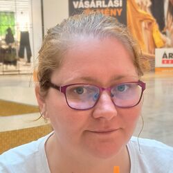 Brigi, a BriShop alkotója