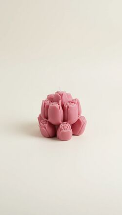 Rózsaszín tulipán csokor formájú szójaviasz gyertya, kézzel öntött, pamut kanóccal.